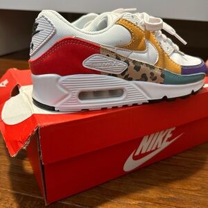 Women’s Nike Airmax 90 SE